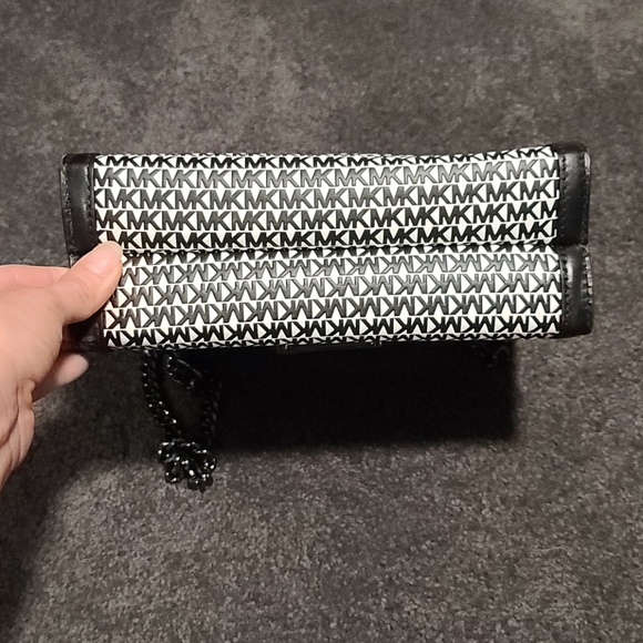 NWOT Michael kors purse - Picture 3 of 6